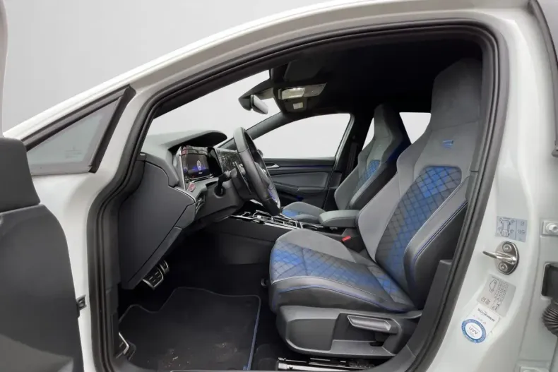 Volkswagen Golf din 2022 cu 63.609 km - oferta VOL195893 - foto 10