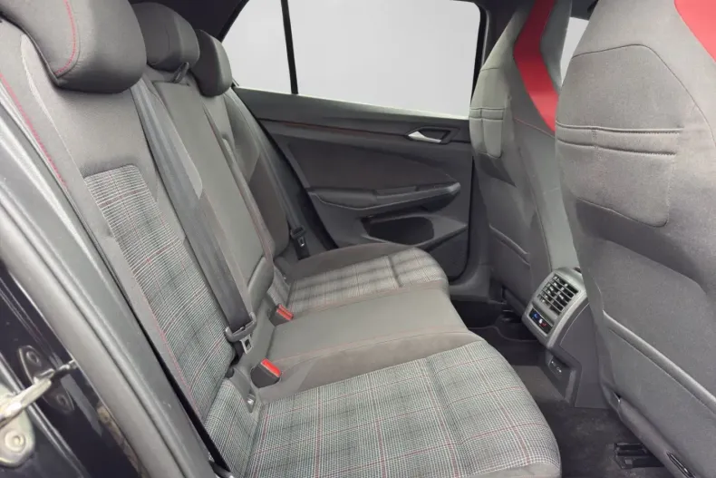 Volkswagen Golf din 2023 cu 83.444 km - oferta VOL195894 - foto 5