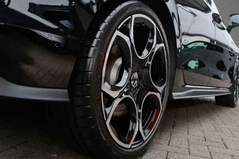 Volkswagen Golf din 2025 cu 17.220 km - oferta VOL195895 - foto 4