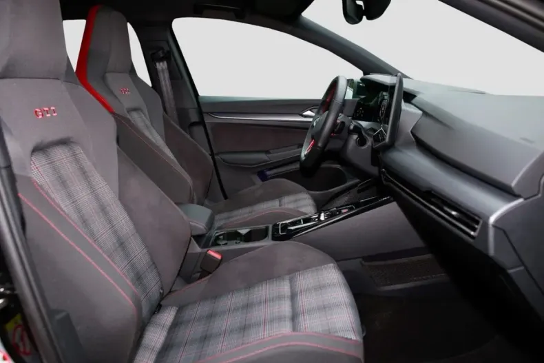 Volkswagen Golf din 2025 cu 17.220 km - oferta VOL195895 - foto 7