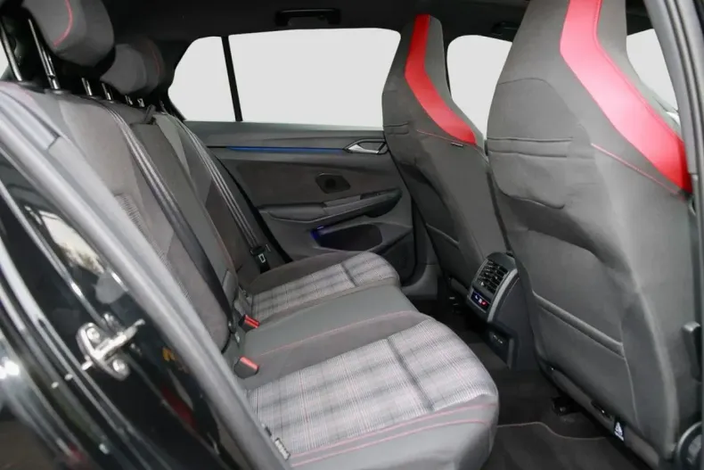 Volkswagen Golf din 2025 cu 17.220 km - oferta VOL195895 - foto 9