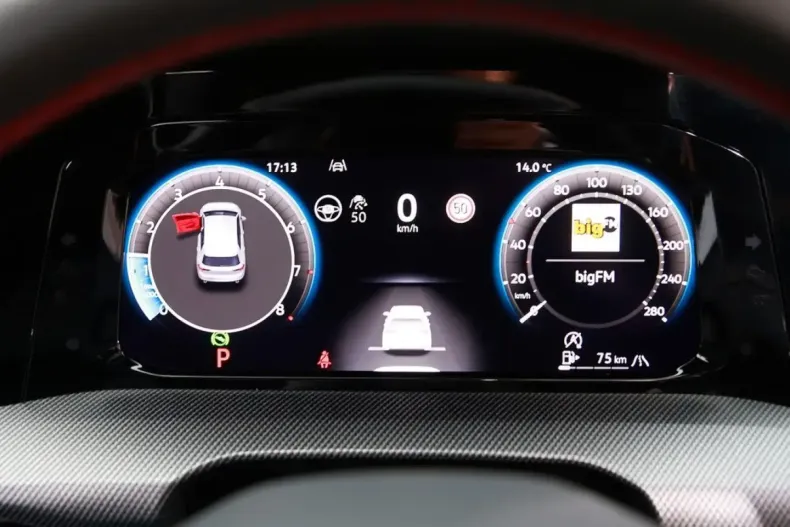 Volkswagen Golf din 2025 cu 17.220 km - oferta VOL195895 - foto 12