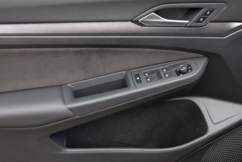 Volkswagen Golf din 2025 cu 17.220 km - oferta VOL195895 - foto 14