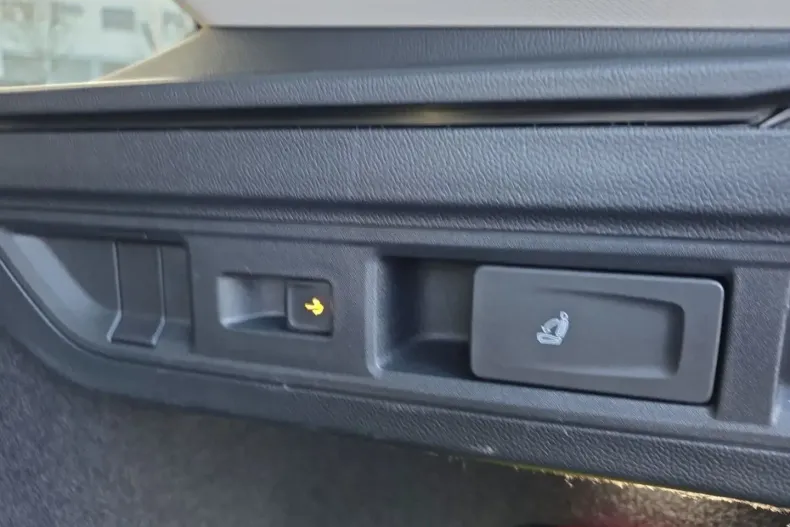 Volkswagen Passat din 2024 cu 32.057 km - oferta VOL195903 - foto 28