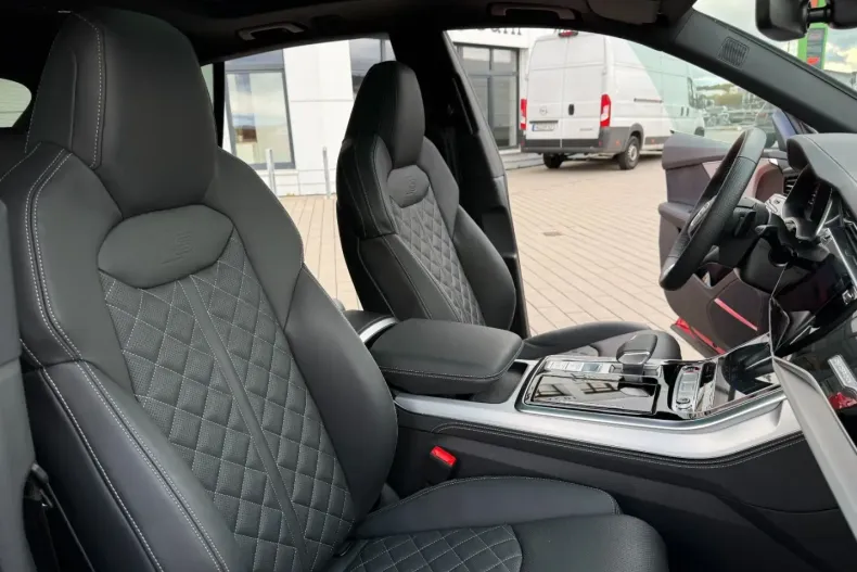 Audi SQ8 din 2025 cu 4.500 km - oferta AUD195905 - foto 31