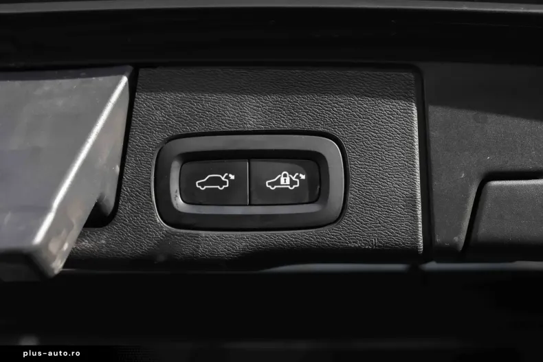 Volvo XC60 din 2023 cu 143.713 km - oferta VOL195922 - foto 29