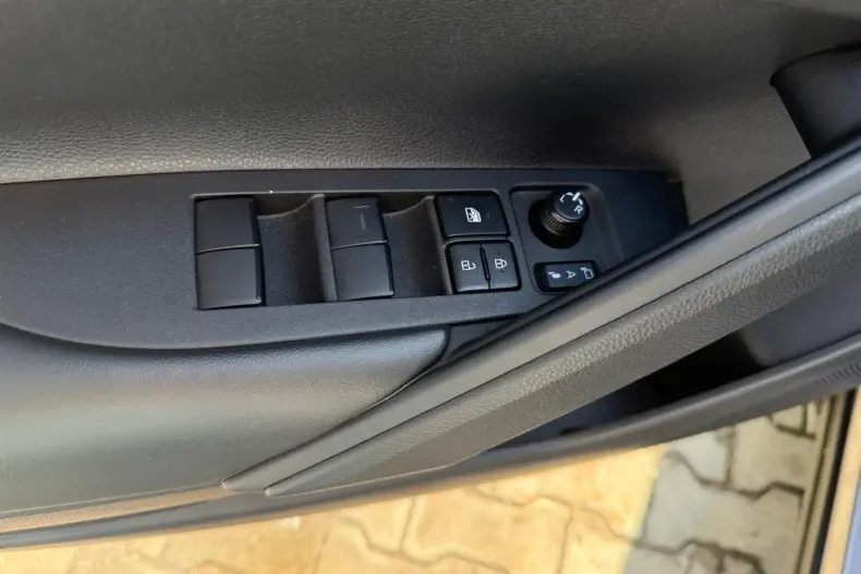 Toyota Corolla din 2025 cu 6.502 km - oferta TOY195929 - foto 12