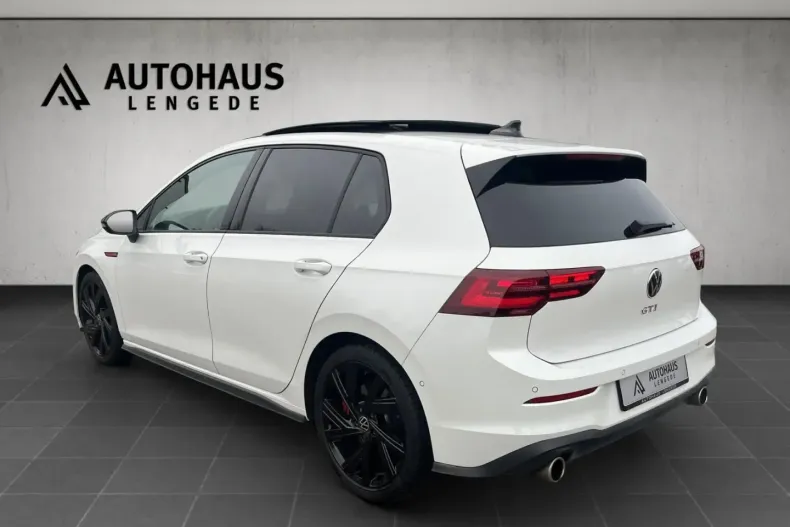 Volkswagen Golf din 2023 cu 69.984 km - oferta VOL195930 - foto 3