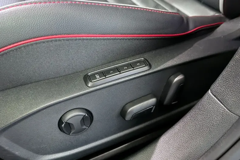 Volkswagen Golf din 2022 cu 79.999 km - oferta VOL195931 - foto 22