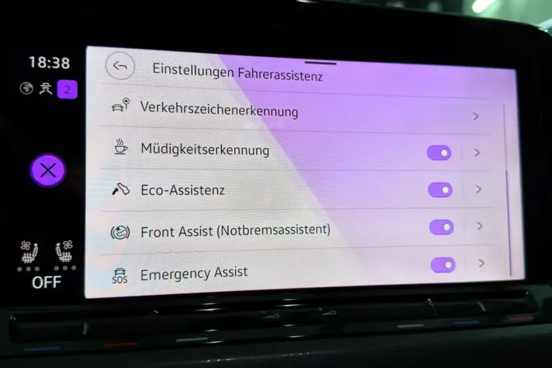 Volkswagen Golf din 2022 cu 79.999 km - oferta VOL195931 - foto 35