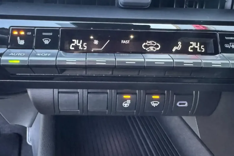 Toyota C-HR din 2025 cu 4.479 km - oferta TOY195932 - foto 25