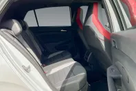 Volkswagen Golf din 2024 cu 12.795 km - oferta VOL195934 - foto 9