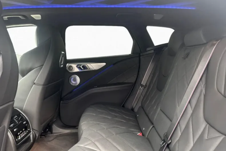 BMW XM (Seria X) din 2023 cu 8.275 km - oferta BMW195940 - foto 4