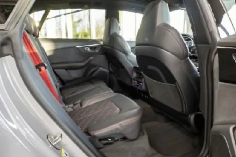 Audi Q8 din 2023 cu 47.909 km - oferta AUD195943 - foto 13