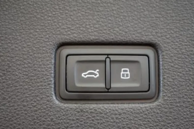 Audi Q8 din 2023 cu 47.909 km - oferta AUD195943 - foto 18