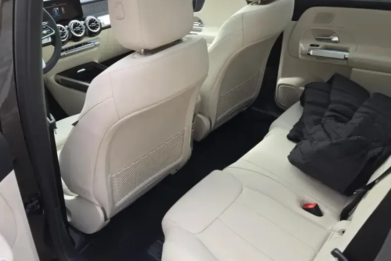 Mercedes-Benz GLB 200 (Clasa GLB) din 2024 cu 24.000 km - oferta MER195946 - foto 10