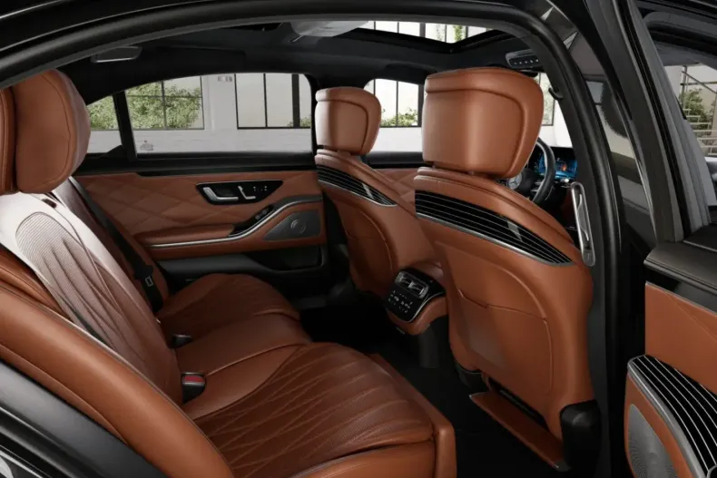 Mercedes-Benz S 63 AMG (Clasa S) din 2025 cu 16.681 km - oferta MER195955 - foto 10