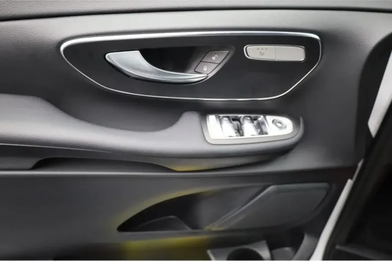 Mercedes-Benz V 250 (Clasa V) din 2024 cu 9.500 km - oferta MER195956 - foto 11