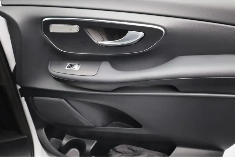 Mercedes-Benz V 250 (Clasa V) din 2024 cu 9.500 km - oferta MER195956 - foto 18