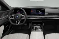 BMW 750 (Seria 7) din 2024 cu 26.200 km - oferta BMW195960 - foto 3