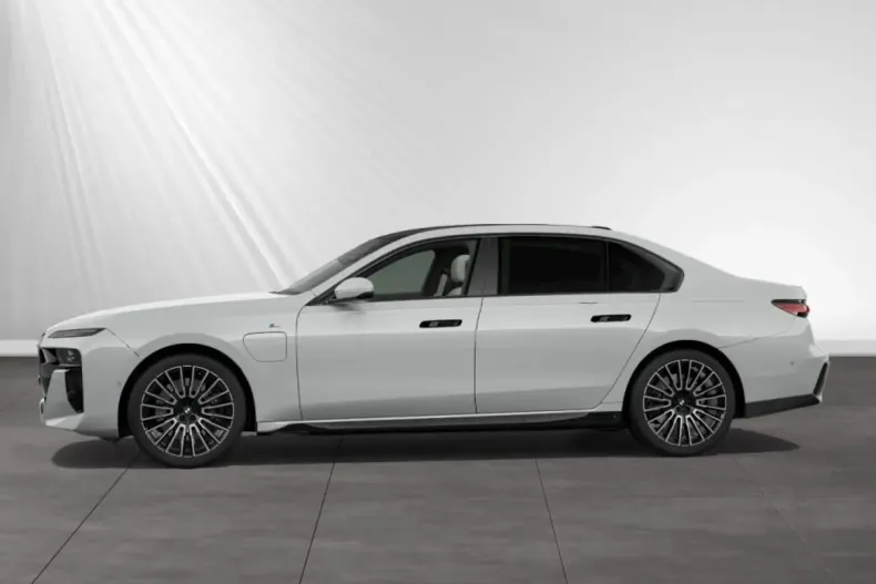 BMW 750 (Seria 7) din 2024 cu 26.200 km - oferta BMW195960 - foto 4