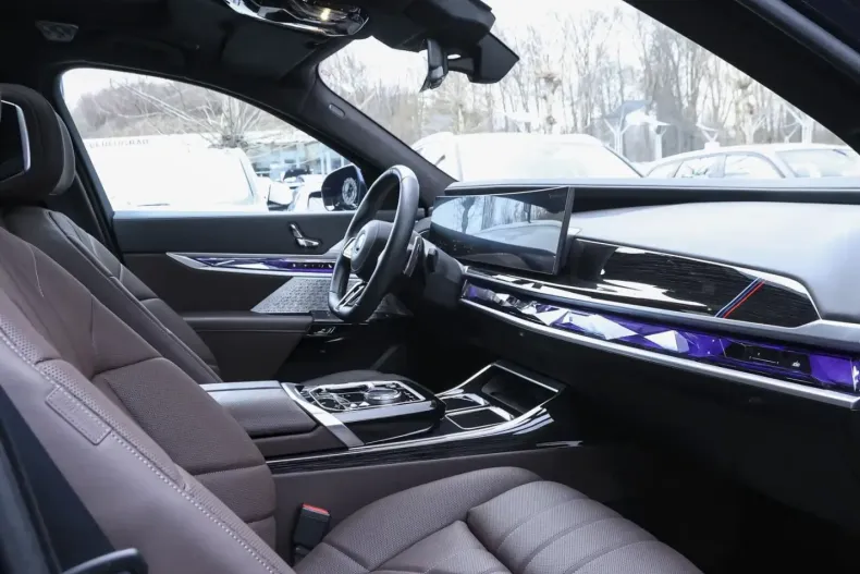 BMW 750 (Seria 7) din 2024 cu 17.280 km - oferta BMW195963 - foto 4