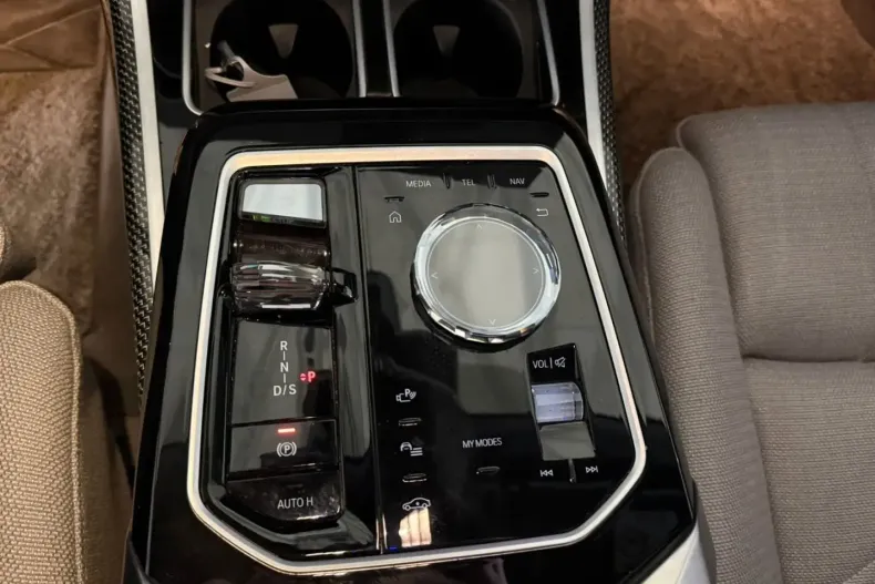 BMW 750 (Seria 7) din 2024 cu 50.063 km - oferta BMW195965 - foto 18