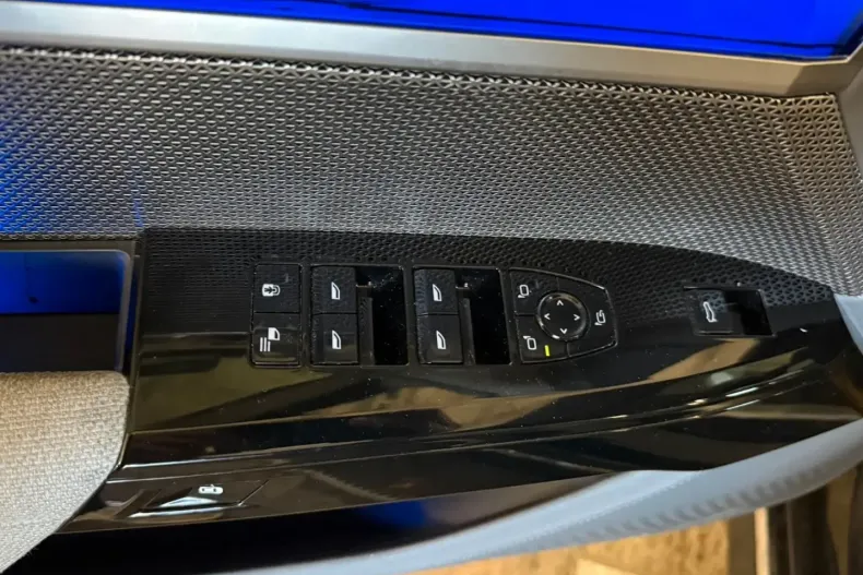 BMW 750 (Seria 7) din 2024 cu 50.063 km - oferta BMW195965 - foto 24