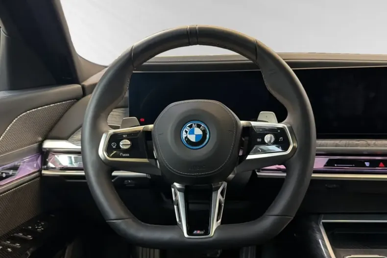 BMW 750 (Seria 7) din 2024 cu 39.072 km - oferta BMW195966 - foto 2