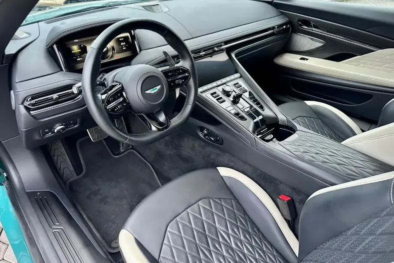 Aston Martin DB12 din 2024 cu 7.300 km - oferta AST195981 - foto 11