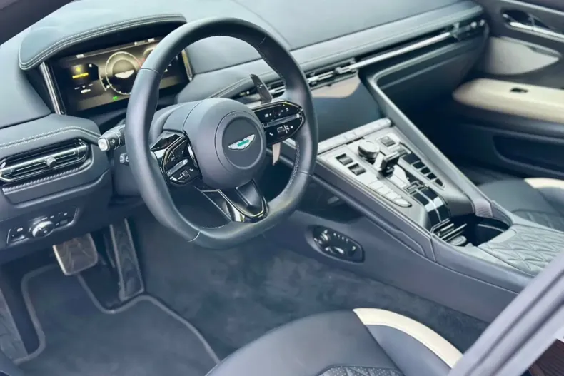 Aston Martin DB12 din 2024 cu 7.300 km - oferta AST195981 - foto 12