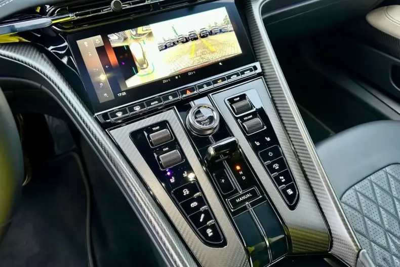 Aston Martin DB12 din 2024 cu 7.300 km - oferta AST195981 - foto 19