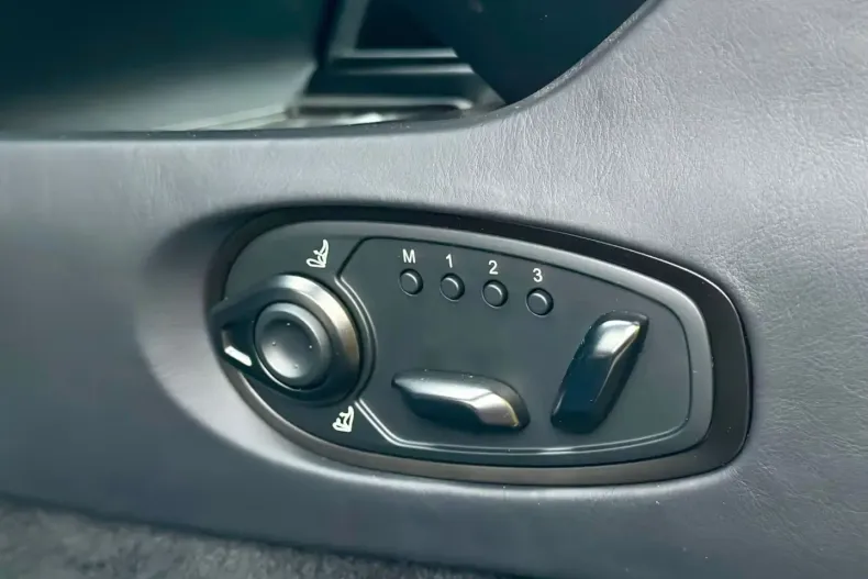 Aston Martin DB12 din 2024 cu 7.300 km - oferta AST195981 - foto 26