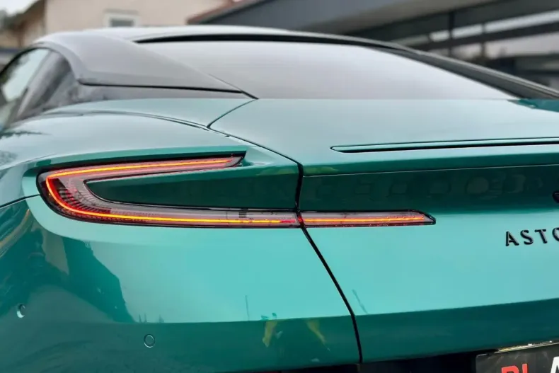 Aston Martin DB12 din 2024 cu 7.300 km - oferta AST195981 - foto 31