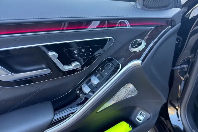 Mercedes-Benz S 400 (Clasa S) din 2024 cu 69.800 km - oferta MER195995 - foto 11