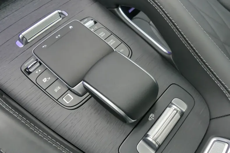 Mercedes-Benz GLE 63 AMG (Clasa GLE) din 2025 cu 7.418 km - oferta MER195997 - foto 17