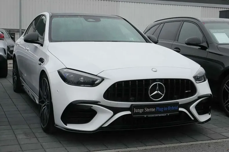 Mercedes-Benz C 63 AMG (Clasa C) din 2024 cu 3.422 km - oferta MER196005 - foto 1