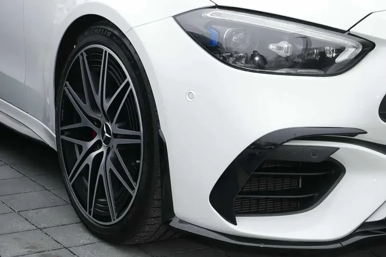 Mercedes-Benz C 63 AMG (Clasa C) din 2024 cu 3.422 km - oferta MER196005 - foto 3