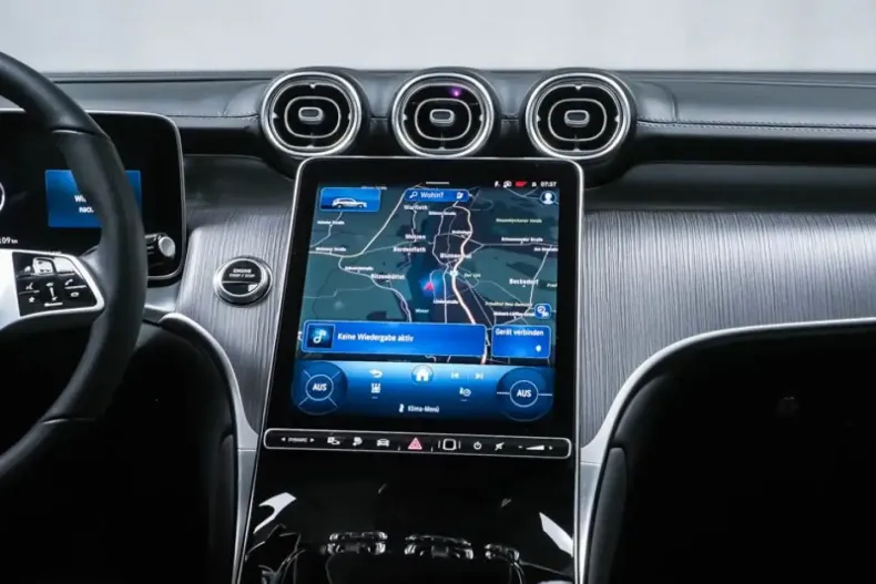 Mercedes-Benz GLC 300 (Clasa GLC) din 2025 cu 15.107 km - oferta MER196011 - foto 5