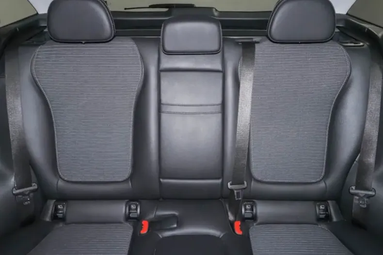 Mercedes-Benz GLC 300 (Clasa GLC) din 2025 cu 15.107 km - oferta MER196011 - foto 7