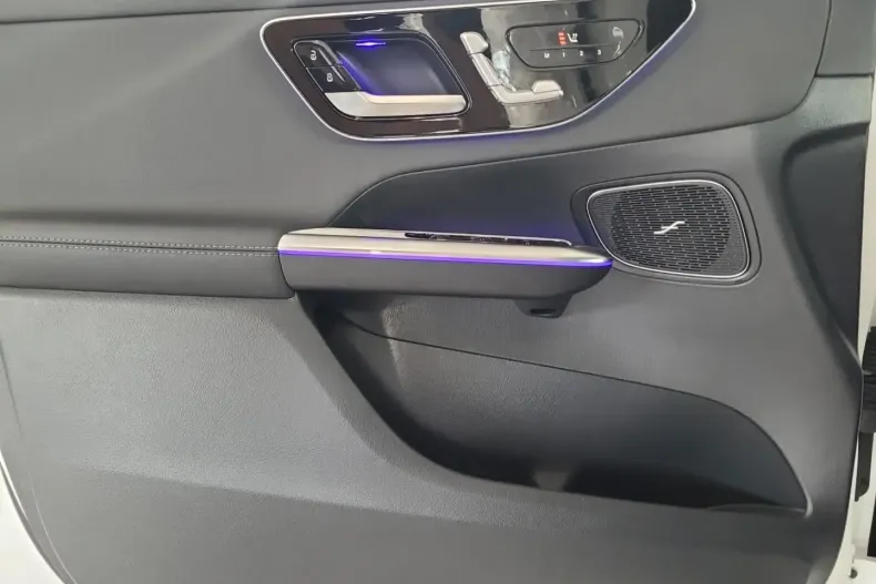 Mercedes-Benz GLC 200 (Clasa GLC) din 2025 cu 13.567 km - oferta MER196027 - foto 14