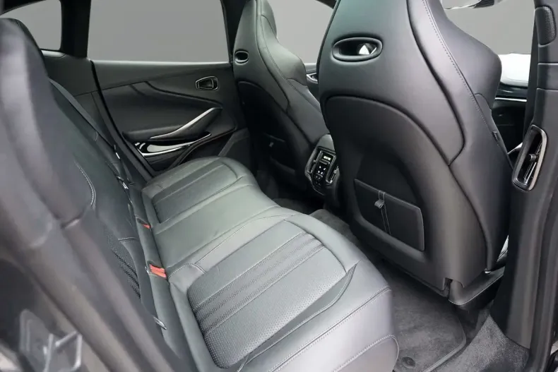 Aston Martin DBX din 2025 cu 13.580 km - oferta AST196029 - foto 33