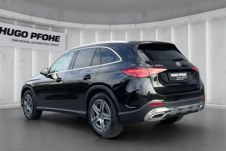 Mercedes-Benz GLC 300 (Clasa GLC) din 2025 cu 10.457 km - oferta MER196030 - foto 3