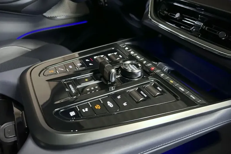 Aston Martin DBX din 2025 cu 12.830 km - oferta AST196033 - foto 21