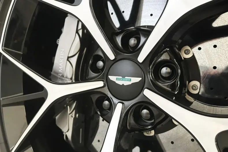 Aston Martin DBX din 2025 cu 12.830 km - oferta AST196033 - foto 36