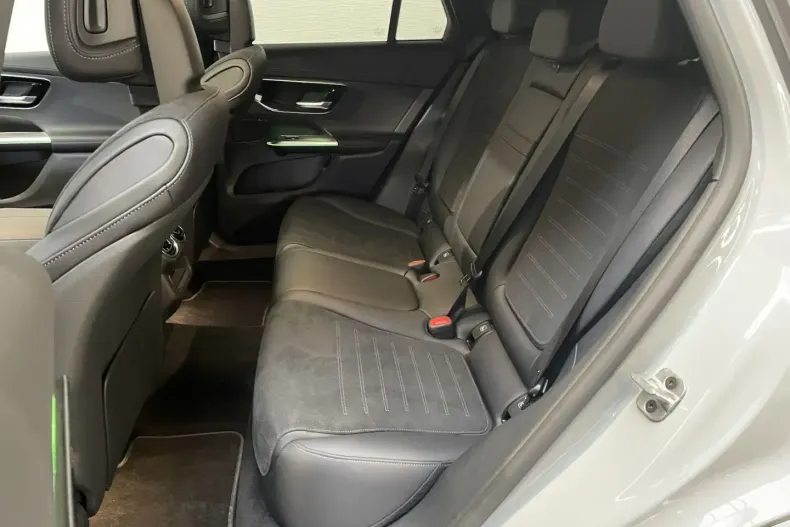 Mercedes-Benz GLC 220 (Clasa GLC) din 2025 cu 11.762 km - oferta MER196034 - foto 6