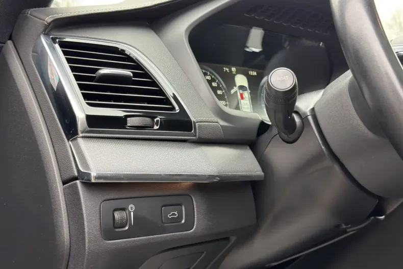 Volvo XC90 din 2021 cu 147.000 km - oferta VOL196061 - foto 8