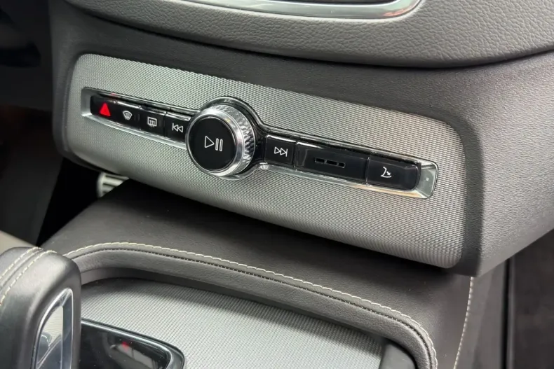 Volvo XC90 din 2021 cu 147.000 km - oferta VOL196061 - foto 28