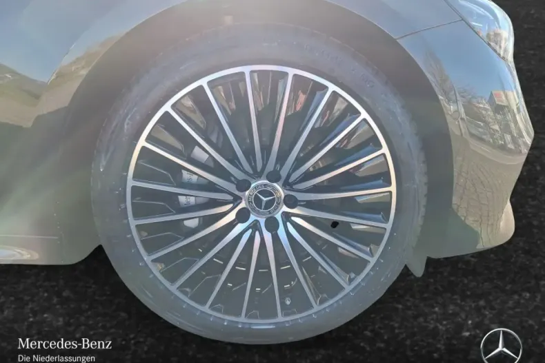 Mercedes-Benz E 200 (Clasa E) din 2024 cu 6.585 km - oferta MER196063 - foto 4