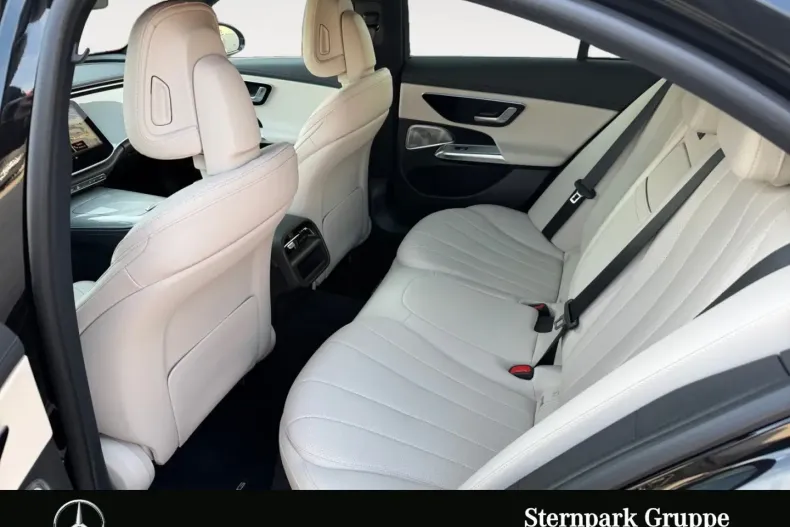 Mercedes-Benz E 300 (Clasa E) din 2024 cu 21.990 km - oferta MER196066 - foto 13